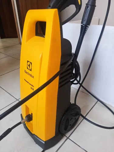 Lavadora de alta pressão Eletrolux 