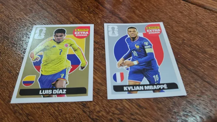 Extra Sticker Kylian Mbappé PRATA e Luis Diaz OURO