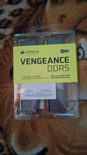Memória RAM 16GB (2x8) DDR5 5200MHz Corsair Vergeance