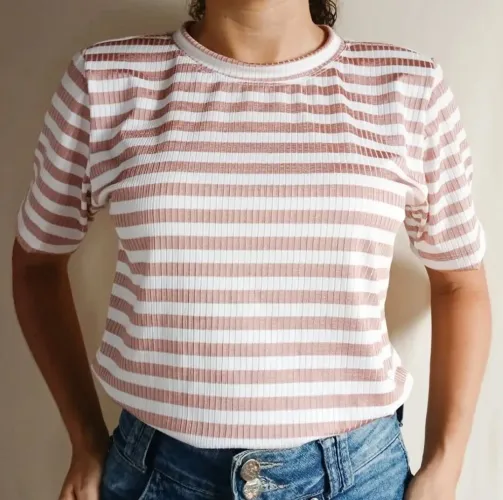 Camiseta Feminina Listrada Tamanho M