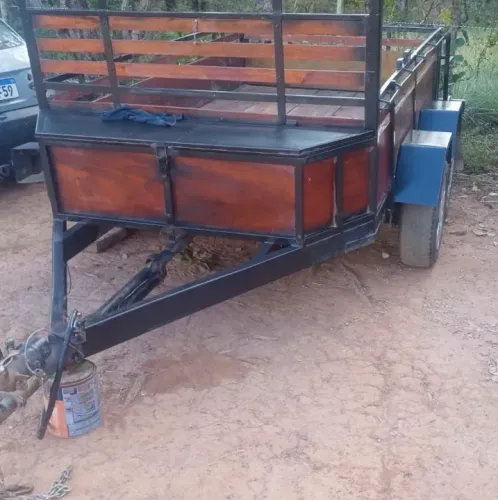 Carretinha Reboque com Eixo Duplo Emplacada