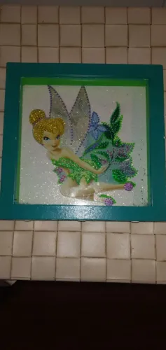 Quadro 17x17 técnica de pintura em diamante e glitter da personagem Tinker Bell "Disney '