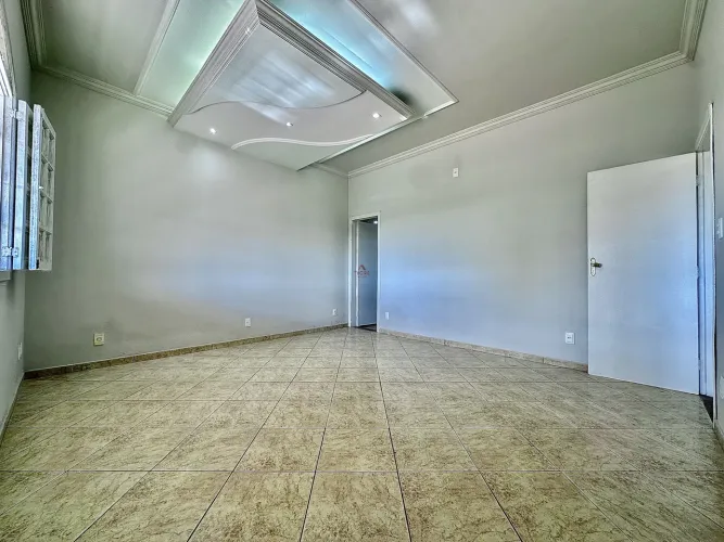 Casa para locação com 3 Quartos, Heliópolis