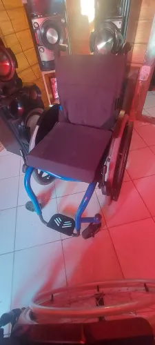 Vendo cadeira monobloco