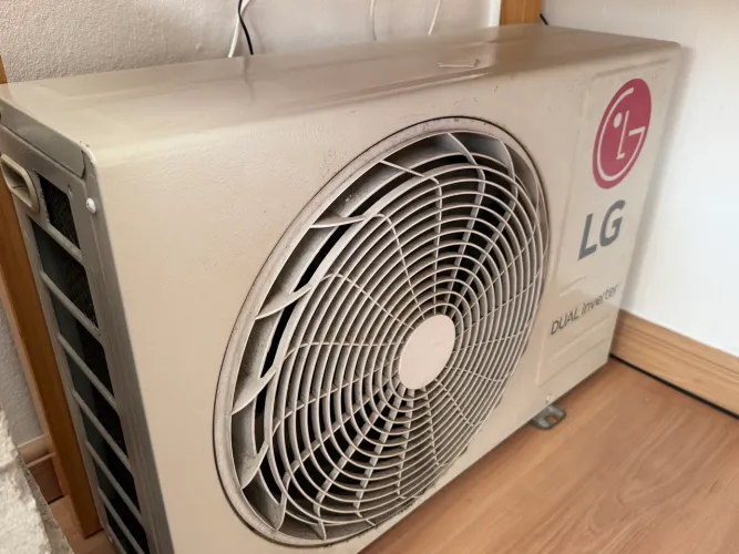 Ar condicionado Quente/Frio (aquece e resfria)