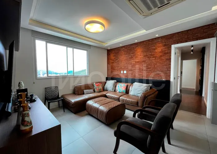 Apartamento Amplo no Edifício Torre Esmeralda em Balneário Camboriú