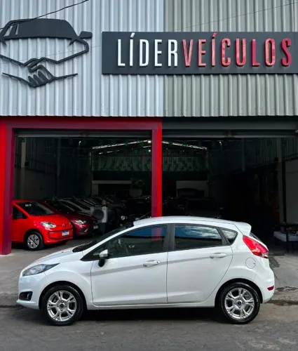 Ford Fiesta SEL 1.6 16V Flex Mec. 5P 2017