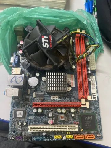 Vendo 1 placa LGA 775 e uma AMD as duas por 120