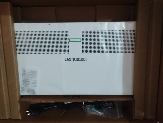 Switch HPE Aruba Instant On 1930 24G 4SFP- Novo e Lacrado