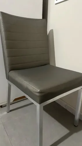 Cadeiras de Jantar Estofadas Modernas (Estrutura em Metal)