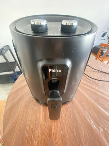 Fritadeira Elétrica sem óleo/Air Fryer Philco PFR15PG Preto 4,3L com Timer