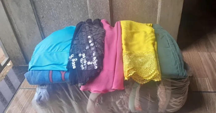 Roupas para bazar... 