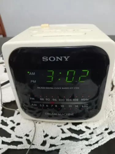 Vintage rádio relógio Sony Dream Machine 110V