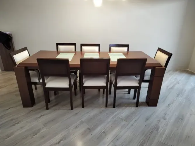 Mesa de Jantar 8 lugares - Mdeira maciça