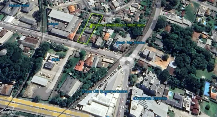 Cruz Alta- terreno central, com 1.500m² - c/ saída para duas ruas. em Av. de grande fluxo