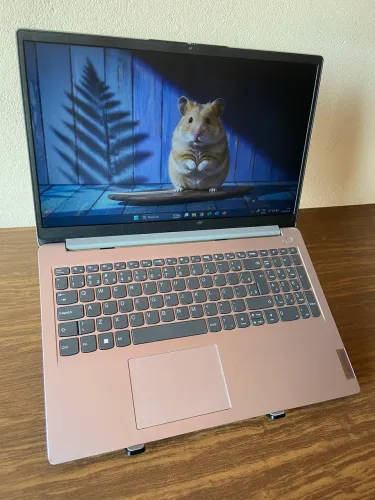 Notebook Lenovo i3 12ª Geração / UHD Graphics / 12GB RAM / 256GB SSD / Tela 15.6?