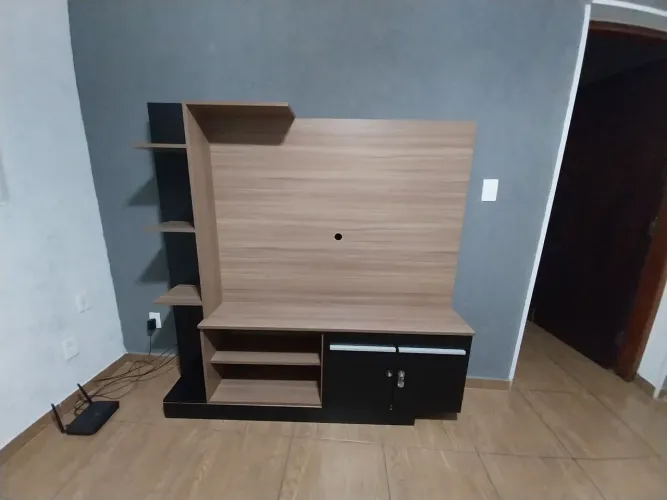 Rack com Painel para TV - Excelente Estado / Seminovo