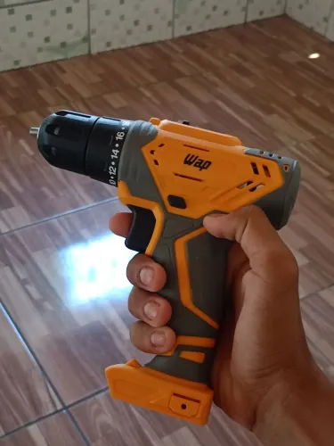 Parafusadeira e Furadeira WAP 12V com Maleta e Acessórios