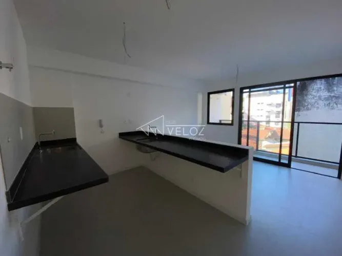 Apartamento - / Residencial / Laranjeiras