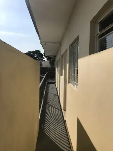Aluga-se pequeno apartamento (kit) na Vila Maria - Botucatu