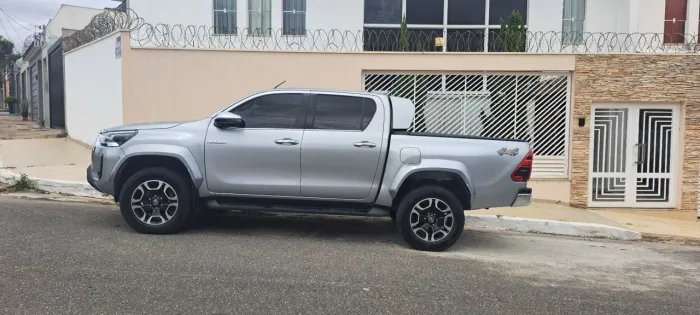Toyota Hilux CD SRX Plus 4X4 2.8 TDI Die. Aut. 2024