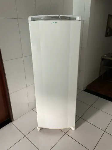 Geladeira consul Frost free , 340 litros , usada