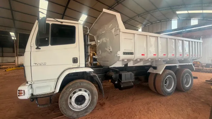 Caçamba Mercedes 2729k