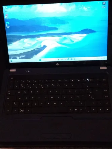 HP I3-M 370 2.40Ghz +SSD 120G + 500 HD.