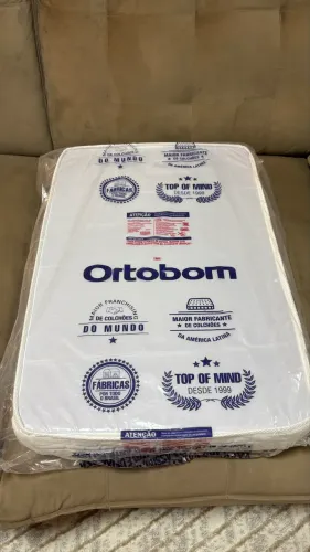 Colchão de Berço Ortobom 60x90x12 cm + Capa Protetora + 3 Lençóis - NOVO