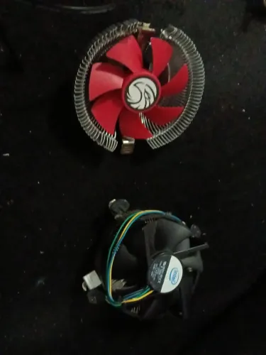2 Cooler's, Original Intel + Genérico 