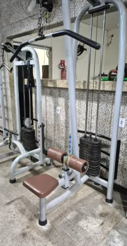 Aparelho de musculação puxador de costas vitaly