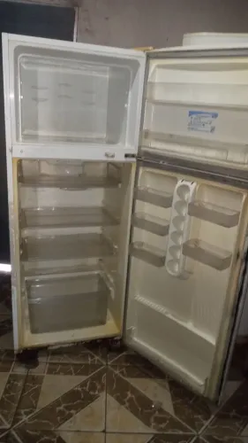 Geladeira gelo seco gelando bem