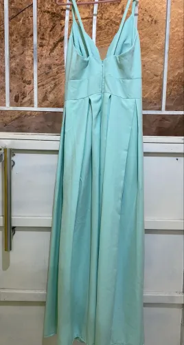 Vendo esse lindo vestido elegante