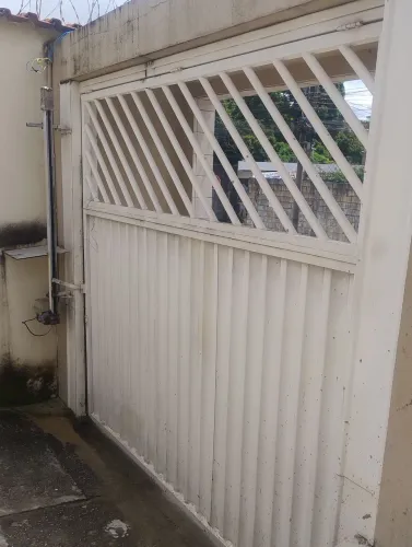 Portão eletrônico funciona tudo medida: 3,10 x 2,80