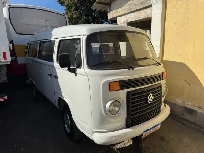 Volkswagen Kombi Standard 1.4 MI Total Flex 8V 2011