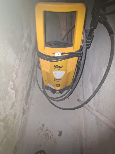 Lavadoura de pressão 2500 Psi Wap usado