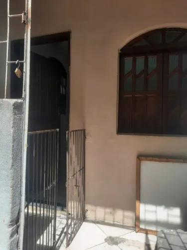 Alugo casa em Brotas 
