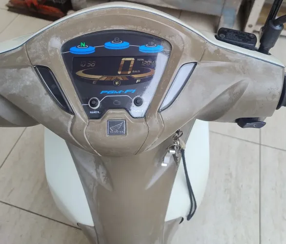 Honda Biz 2018. 125 branca