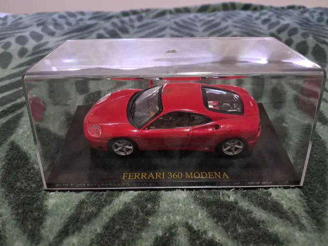 Miniatura Ferrari Modena 1/43