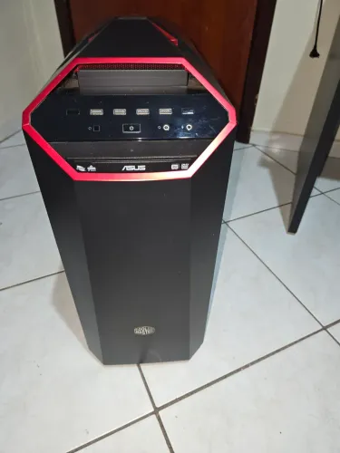 Gabinete CoolerMaster: MasterCase Maker 5T