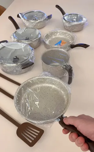 Conjunto de Panelas e Utensílios de Cozinha - 8 peças