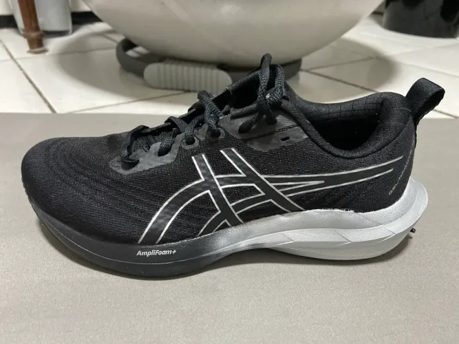 Tenis asics Novo/ usei uma vez
