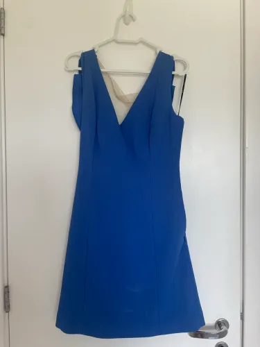Vestido elegante curto 