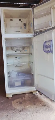 Geladeira Electrolux F46