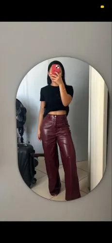 Calça de couro