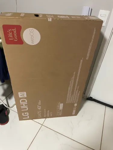 Tv LG uns 43 polegadas nova na caixa