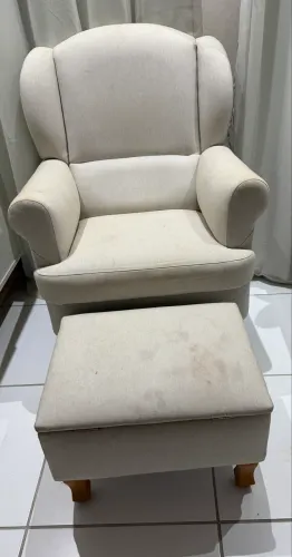 Linda Poltrona com PUFF baú