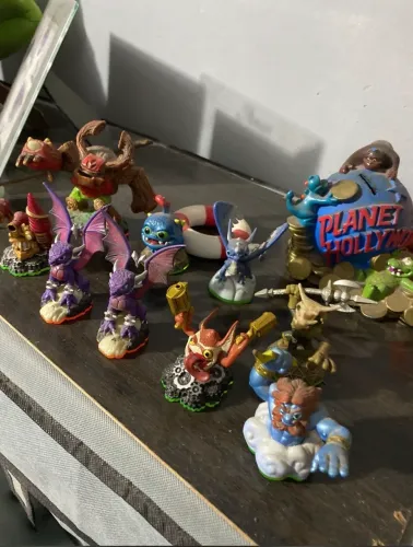 Bonecos skylanders