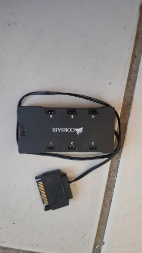 Controladora RGB Corsair compatível com Icue