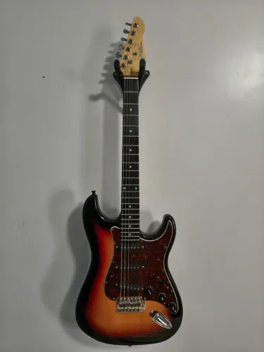 Guitarra Giannini G100